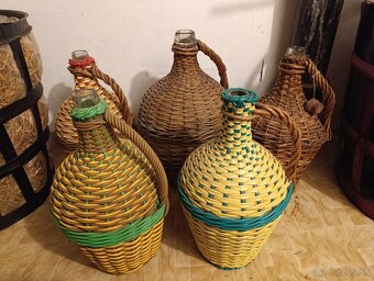 Demižóny a nádoba na hrozno - 6