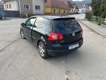 Volkswagen Golf V - 6
