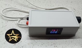 Adaptér  nastaviteľný : 230 V - 3 - 15 V - 5 A - 6