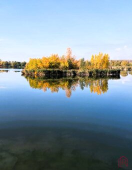 KH-1018, PREDAJ Pozemok pri jazere 887 m², garáž, altánok - 6