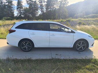 Toyota Auris Touring 1.6 l Valvematic - 6