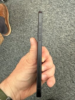 Predám Apple iPhone 16 Plus 128GB čierny - 6