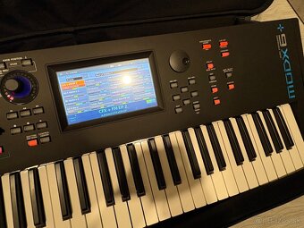 Predám klávesy Yamaha MODX6+ aj s puzdom - 6