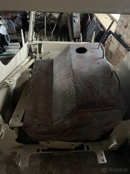 Locust 750 (unc) - 6