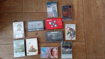 rôzne cd a kazety. - 6