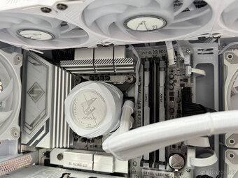 Ultra 7 265K\32GB\RTX 5070Ti\SSD\1000W Zdroj - 6