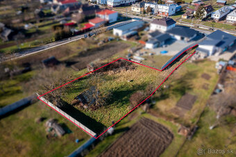 Predaj pozemok v strede obce - 6