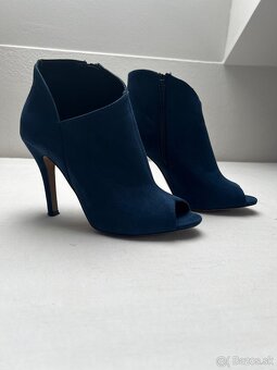 Úpletové šaty a topánky - 6