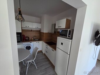 Predám 1 izbový byt Levice - 6