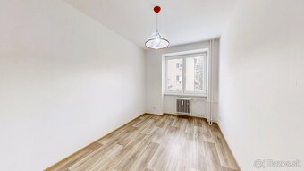 Predaj: 4 izbový byt s 2 balkónmi a vlastnou garážou Žilina - 6