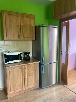 Prenajmem 2 izbovy komplet zariadeny byt na SNP - 6