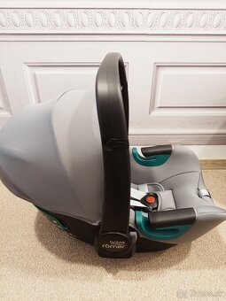 Vajíčko+autosedačka+isofix základňa Britax Romer - 6