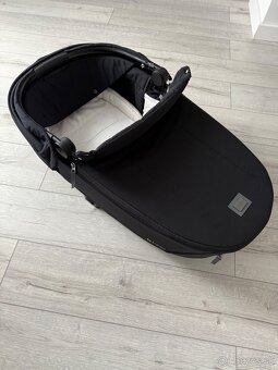 CYBEX Platinum Priam Lux Carry Cot - 6