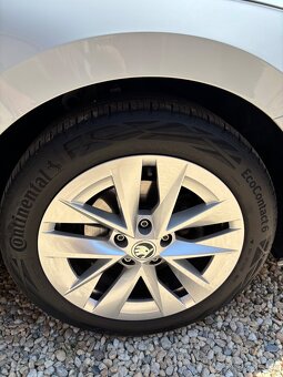 Škoda Octavia Combi 2.0 TDI SCR Style DSG - 6