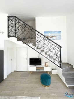 Šolta - nádherný zariadený apartmán s výhľadom na more - 6