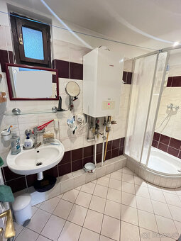 RD (4+1) s garážou a 1259 m2 pozemkom v Hubine - 6