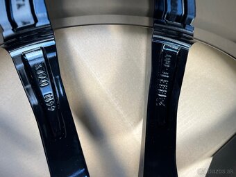 LAMBORGHINI URUS 23" Black, nové, originál  - 6