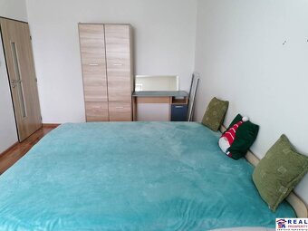 ŠTÚROVA: VOĽNÝ 2-izb. ZARIADENÝ byt, balkón, 48 m2, 1.posch. - 6