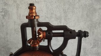 Starý mlýnek na kávu - 6