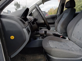 Predám Škodu Fabia Junior - 6