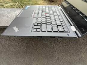 Lenovo ThinkPad X1 Yoga - i7, 16GB RAM, LCD 2560x1440 - 6