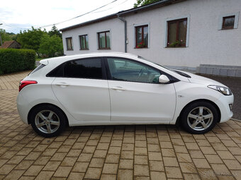 Hyundai i30 1.6 CRDi DOHC 16V Family - 6