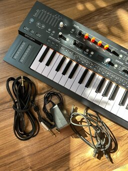 Arturia MiniFreak – hybridný syntetizátor + káble - 6