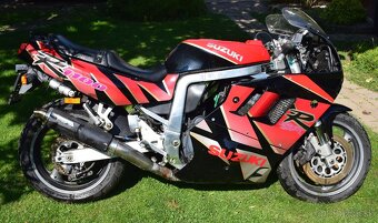 SUZUKI GSX-R 1100 - 6