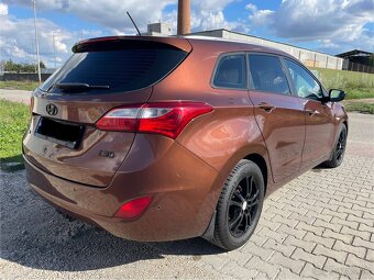 Hyundai i30 CW 1.6CRDi 81kw SK auto - 6