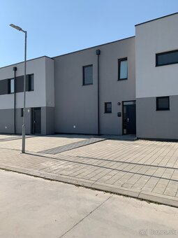 Prenajmem 3izbovy mezonetovy dom s 3x parkingom - 6