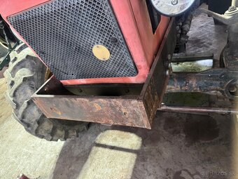 Predám bočný uchyt na orezevač - 6