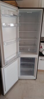 Predám chladničku s mrazničkou Hisense 180 cm - 6