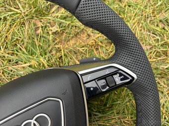 AUDI sportovy S volant kozeny zrezany perforovany - 6