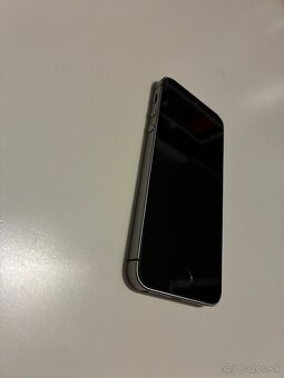 iPhone SE (2016) Space Gray 32GB - 6