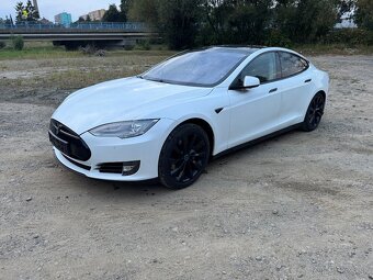 Tesla Model S P85 - Nabíjení ZDARMA - 6