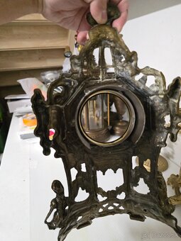 Hodiny a svietniky len ako dekoracia - 6