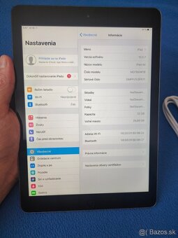 Apple iPad Air 32GB - 6