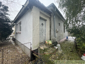 Rodinný dom s 20 árovým pozemkom na polosamote pri Šuranoc - 6