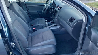 Volkswagen Golf V   1.6 75kw-- nová stk+ek -- - 6