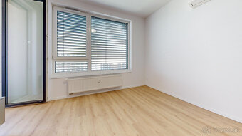 Dizajnový 2 izb . byt s loggiou a garážovým miestom PRÚDY - 6