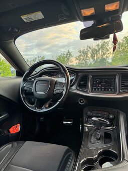 Dodge challenger 5.7 Hemi - 6