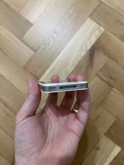 Nový Apple iPhone 4 32GB White - 6