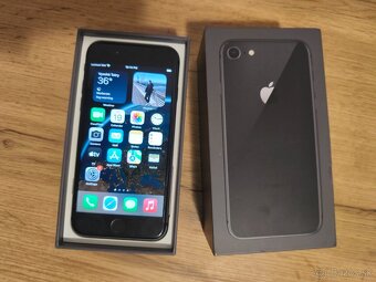 Predám iphone 8 - 6