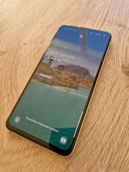 Samsung galaxy s10e - 6