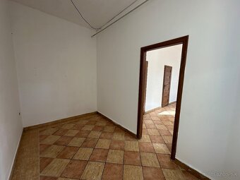 Budova na obchod a služby-Kysucké Nové Mesto-centrum - 6