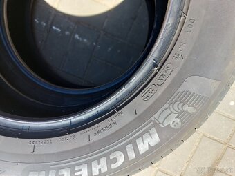 Predám pneumatiky215/65R17 99V - 6