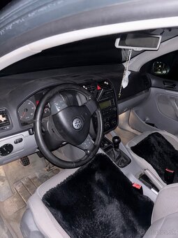 Predám Golf 5 2.0 TDi - 6