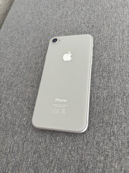 Predám iPhone 8 - 6