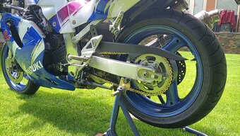 Suzuki gsxr 750 - 6