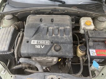 Chevrolet Lacetti 1.4 benzín - 6
